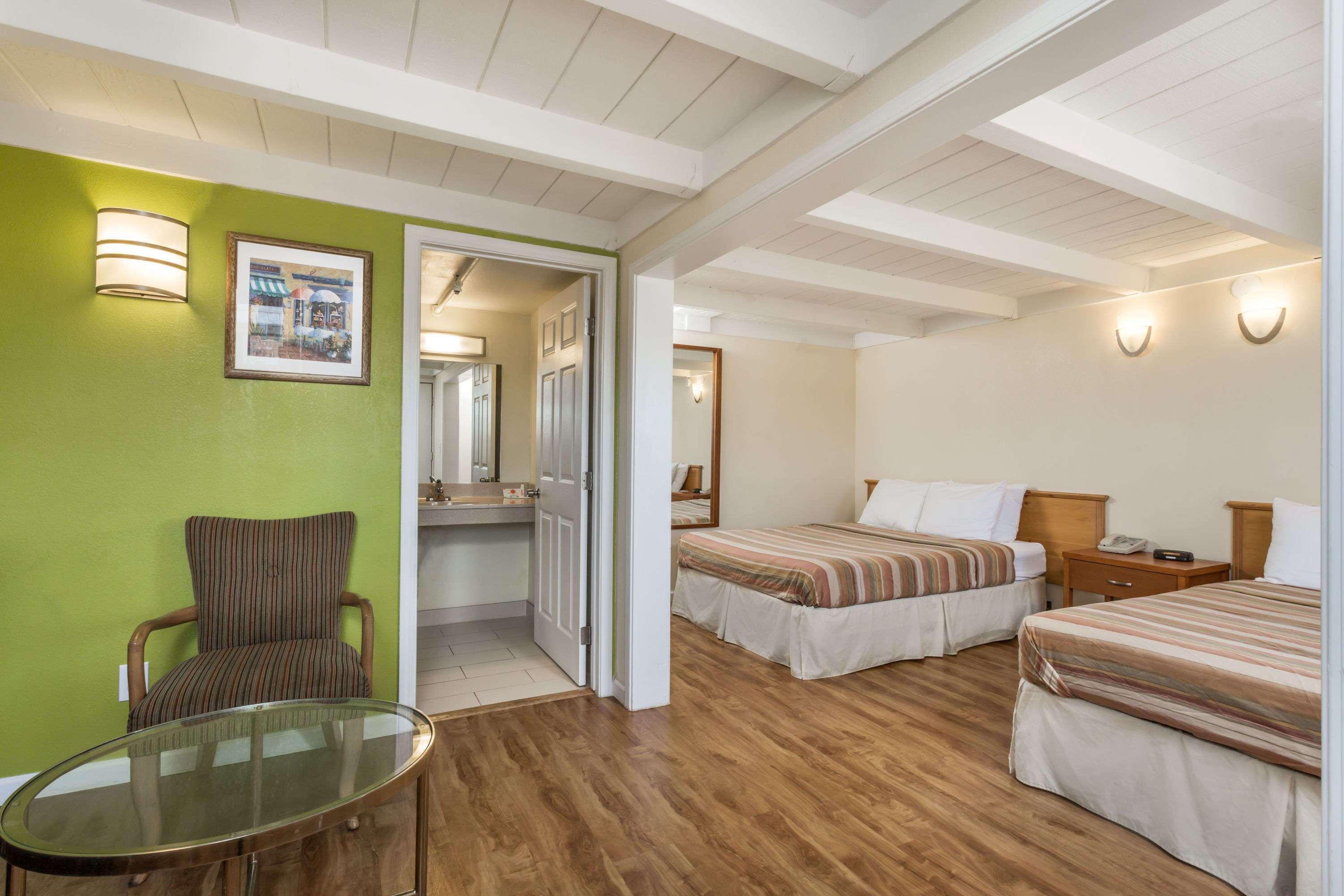 Travelodge By Wyndham Fairfield/Napa Valley מראה חיצוני תמונה