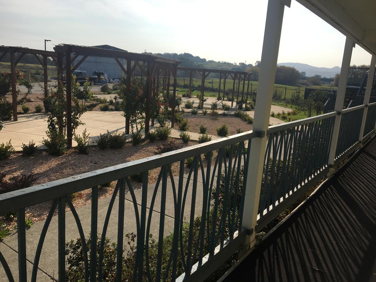 Travelodge By Wyndham Fairfield/Napa Valley מראה חיצוני תמונה