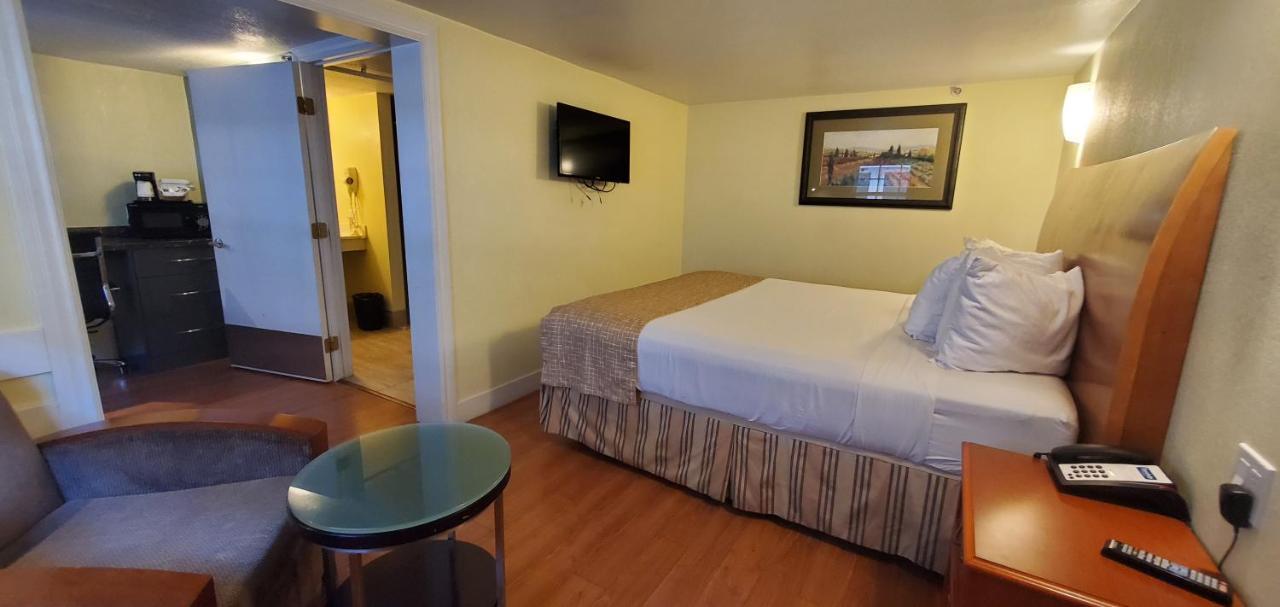 Travelodge By Wyndham Fairfield/Napa Valley מראה חיצוני תמונה