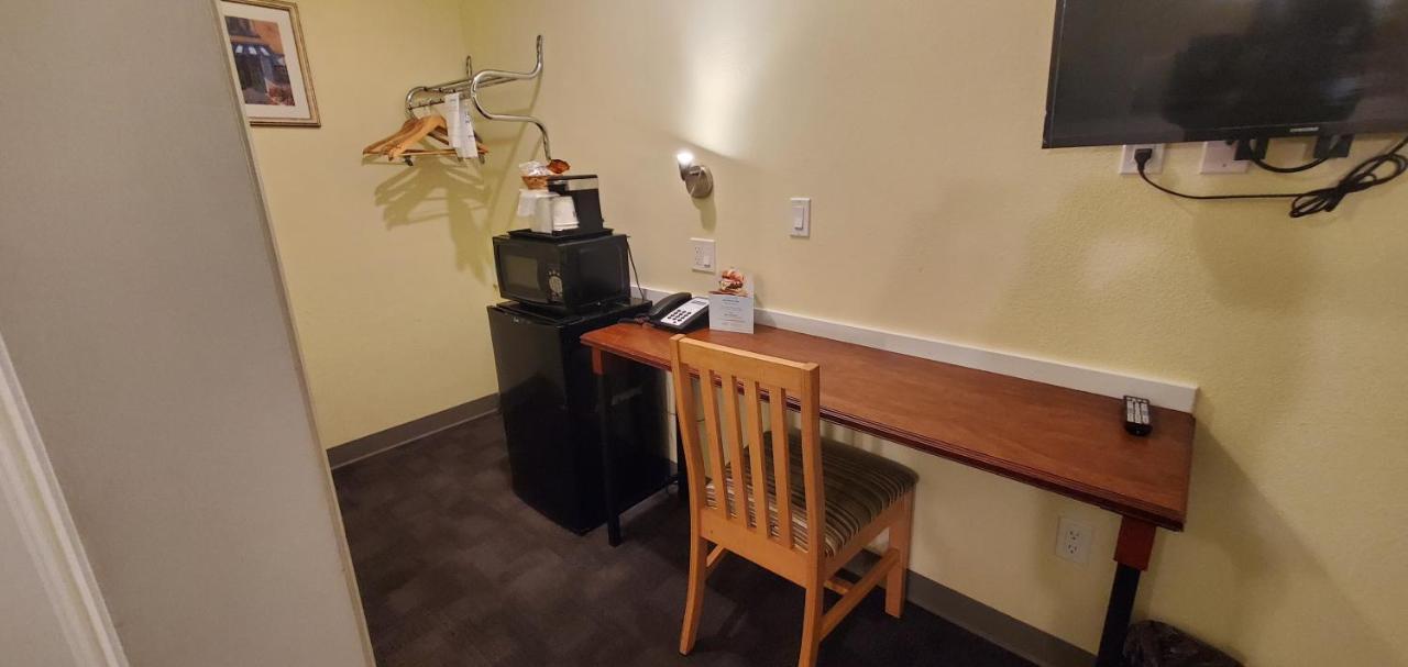 Travelodge By Wyndham Fairfield/Napa Valley מראה חיצוני תמונה
